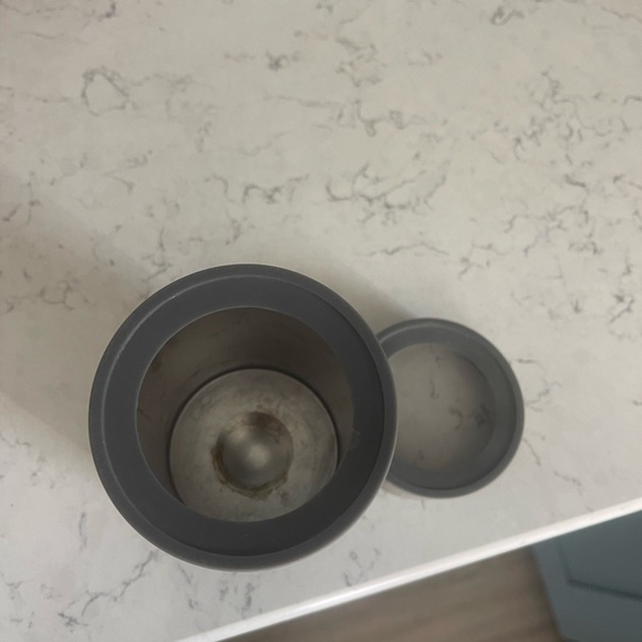 White Toadfish Can Cooler - Picture 5 of 6